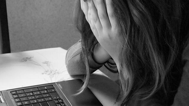 Dinero y sexo les exigían a universitarias a cambio de no publicar videos íntimos que les robaron