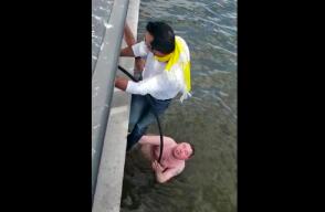 309355_BLU Radio. Colombianos salvan a ruso - Foto: Pantallazo video