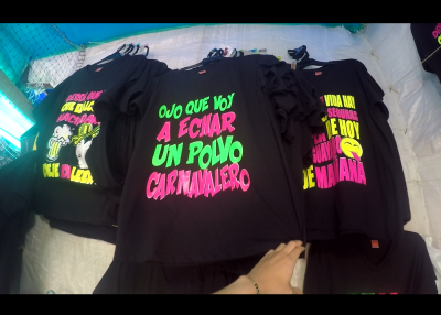 279158_Las camisetas son vendidas en sectores populares de Barranquilla. Foto: Vanessa Saldarriaga- BLU Radio