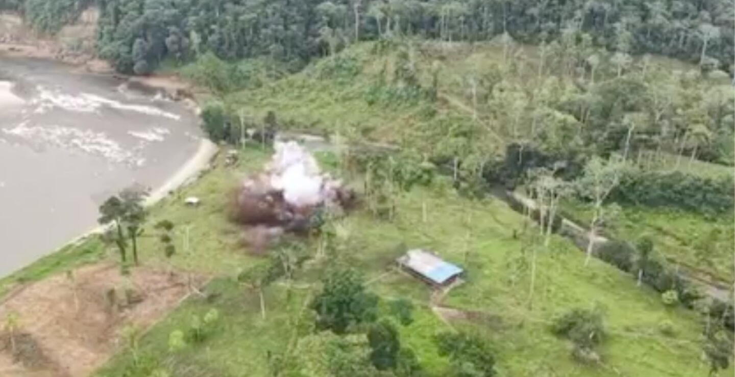 Ecuador y Estados Unidos bombardearon campamento de disidencias de las Farc en frontera con Colombia 