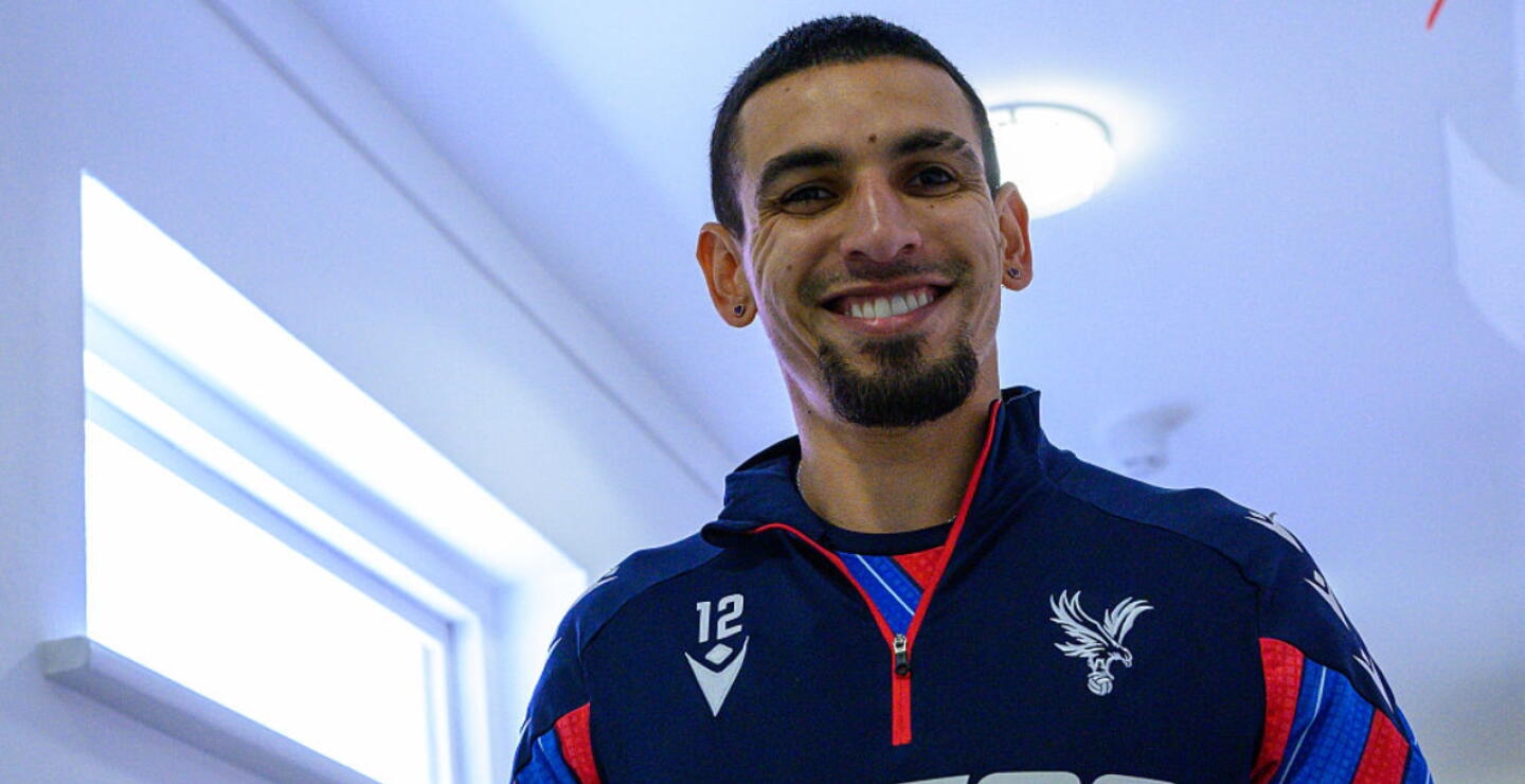 Daniel Muñoz renovó su contrato con el Crystal Palace. 