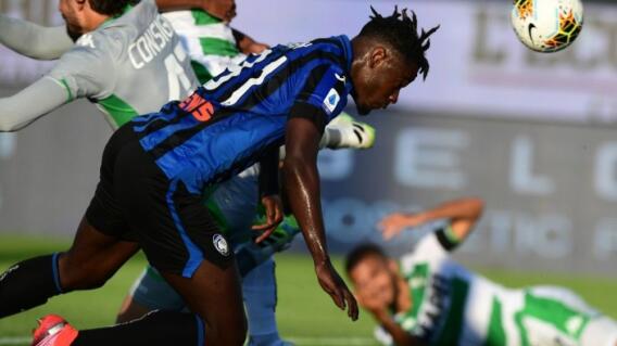 368380_Duván Zapata anotando / Foto: AFP