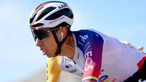 Egan Bernal, ciclista colombiano. Egan Bernal, ciclista colombiano.
