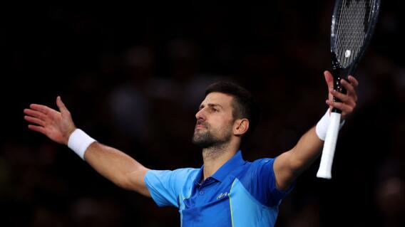 Novak Djokovic celebrando su triunfo contra Holger Rune. Novak Djokovic celebrando su triunfo contra Holger Rune.