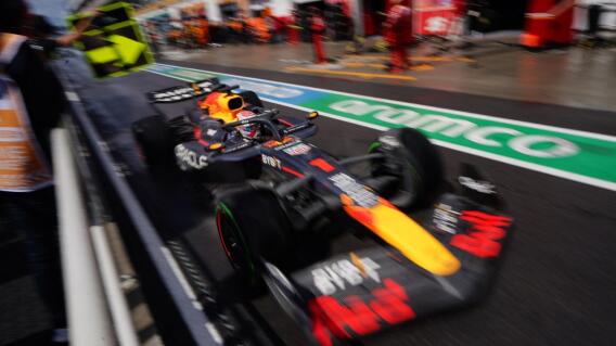 El piloto holandés de Red Bull Racing, Max Verstappen, hace una parada en boxes durante el Gran Premio de Fórmula Uno de Canadá 2024 en el Circuito Gilles-Villeneuve en Montreal, Canadá, el 9 de junio de 2024. El piloto holandés de Red Bull Racing, Max Verstappen, hace una parada en boxes durante el Gran Premio de Fórmula Uno de Canadá 2024 en el Circuito Gilles-Villeneuve en Montreal, Canadá, el 9 de junio de 2024.