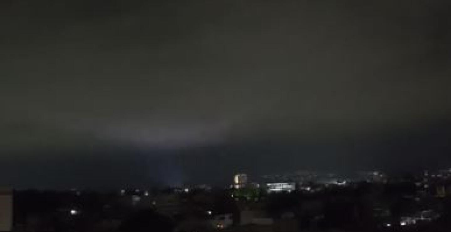 Luces en el cielo durante los temblores