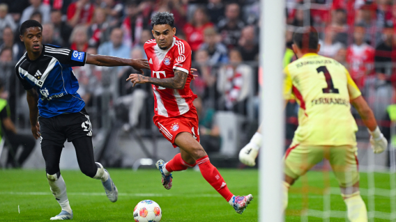 Luis Díaz en acción de juego contra el Bayern Múnich, por Bundesliga. Luis Díaz en acción de juego contra el Bayern Múnich, por Bundesliga.