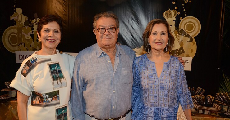214139_maria-elisa-de-pavajeau-dario-pavajeau-gloria-ackerman.jpg
