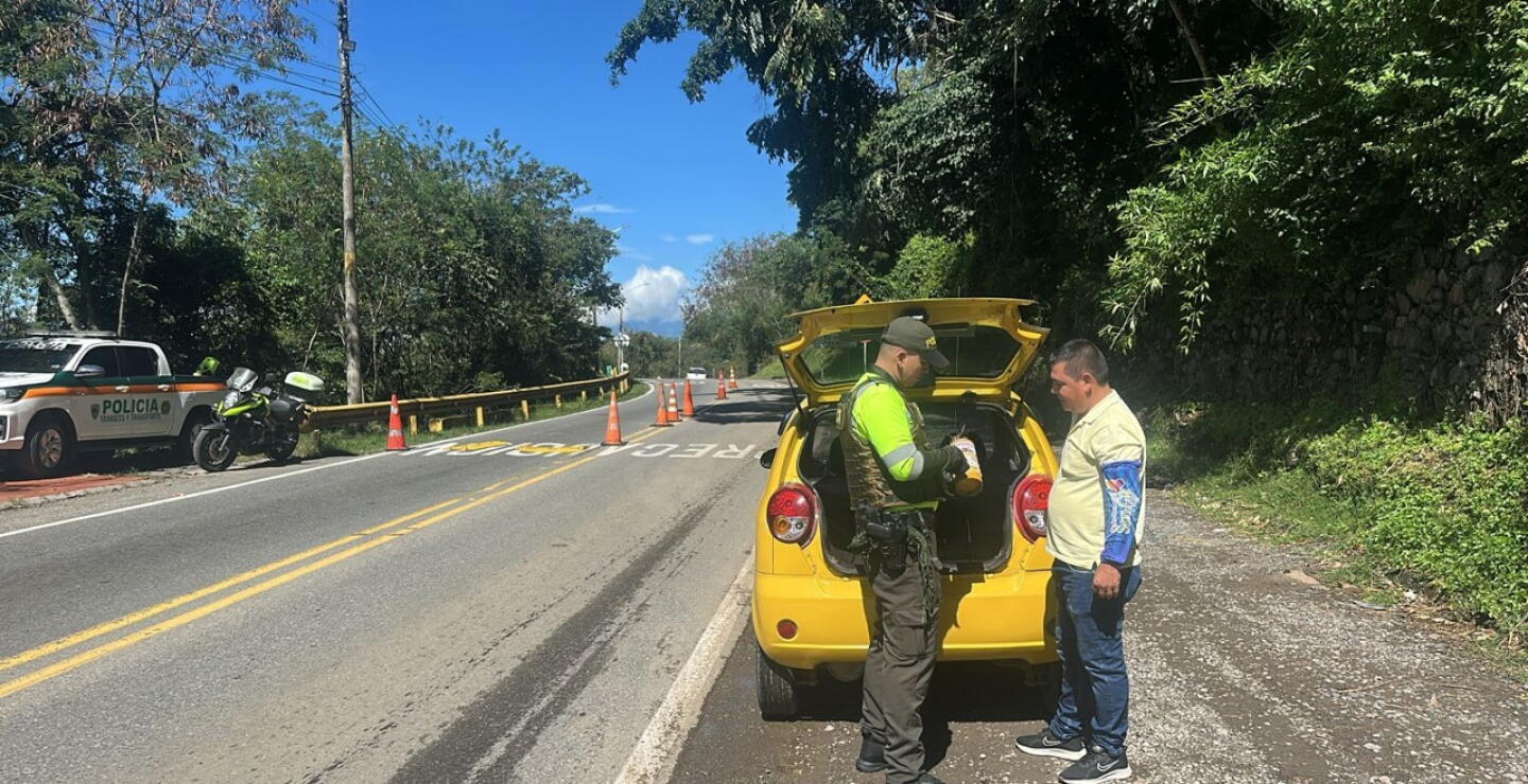 Puestos de control en vías de Santander en plan retorno.