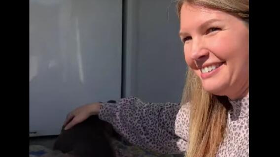 Mujer se reencuentra con su perrita perdida hace 12 años. Mujer se reencuentra con su perrita perdida hace 12 años.