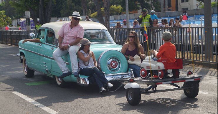 7-autos-antiguos-feria-de-cali-2015.jpg