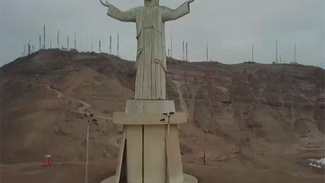 ¿Tumbarlo o dejarlo? El dilema que viven en Perú por un Cristo considerado símbolo de la corrupción 