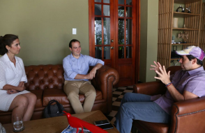 277932_BLU Radio El superintendente de Servicios Públicos junto con Alejandro Char en Barranquilla en una reunión en días pasados - Foto: twitter @AlejandroChar