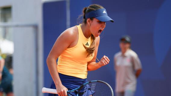 Camila Osorio, tenista colombiana, celebra su triunfo en los Juegos Olímpicos de París 2024 Camila Osorio, tenista colombiana, celebra su triunfo en los Juegos Olímpicos de París 2024