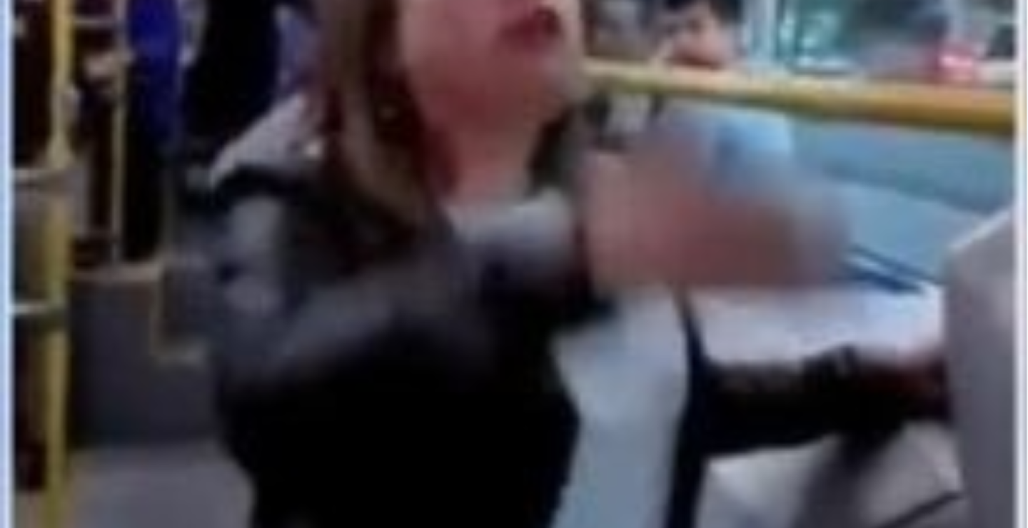 311595_BLU Radio. mujer discute en SITP/ Foto: Captura video cuenta de facebook roloko