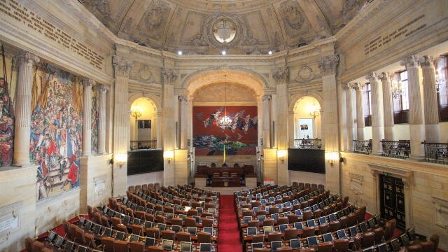 Presidente del Congreso convoca a sesión el 13 de abril, pero reconoce que es una irresponsabilidad