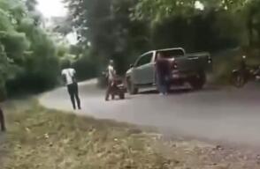Video de los nuevos hostigamientos contra estación de Policía en Jamundí