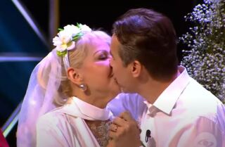 La Gorda Fabiola y Polilla se casan en set de Sábados Felices