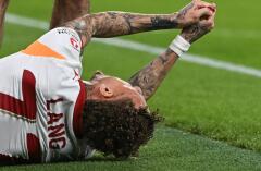  Noa Lang se lesionó el pulgar mientras disputaba el juego entre Liverpool y Galatasaray en Champions League. 