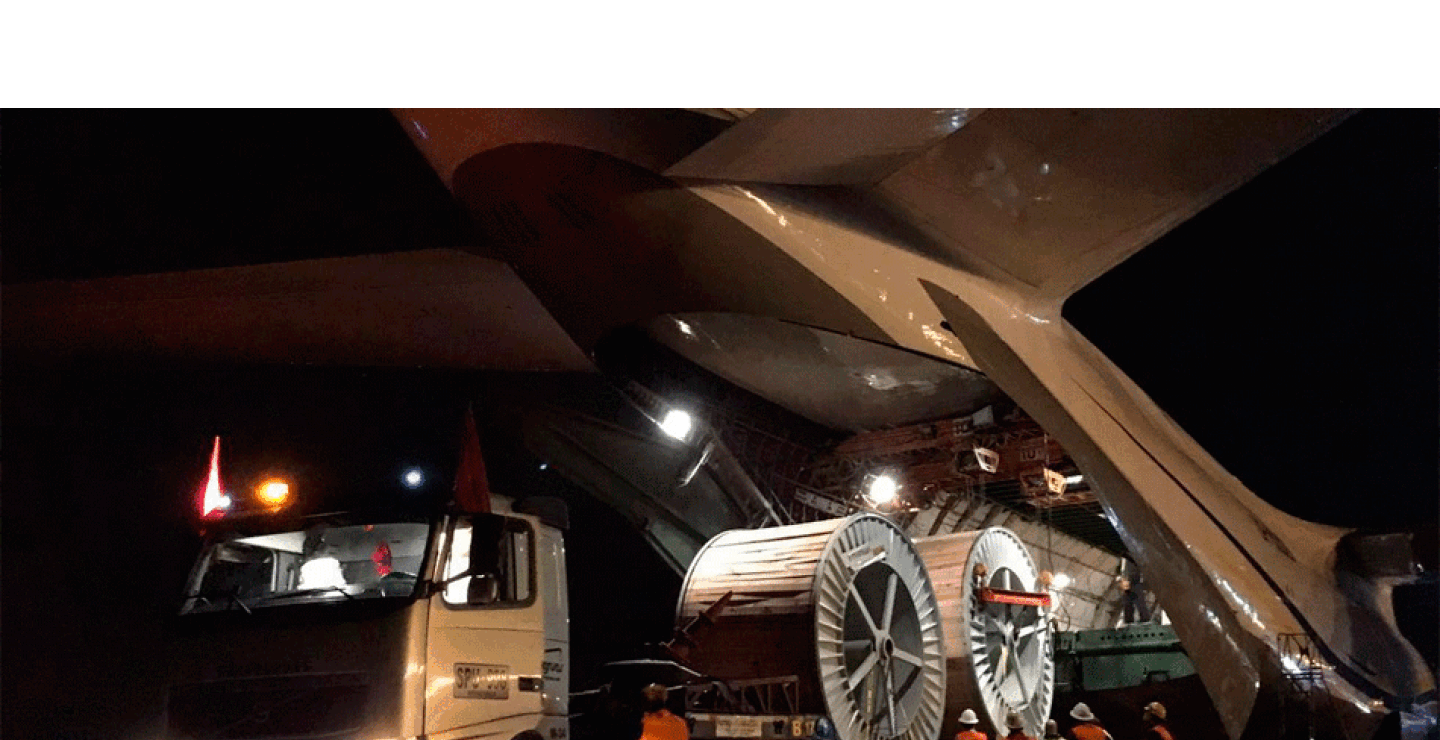 A las 2:00 a.m. aterrizó en el aeropuerto José María Cordóva, de Rionegro, el segundo avión Antonov con herramientas para reparar cables dañados en la central hidroeléctrica Guatapé.