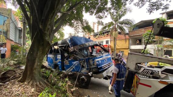 Accidente múltiple en el barrio Enciso de Medellín Accidente múltiple en el barrio Enciso de Medellín