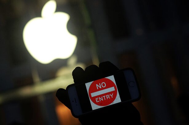 270416iphonefbi_afp.jpg