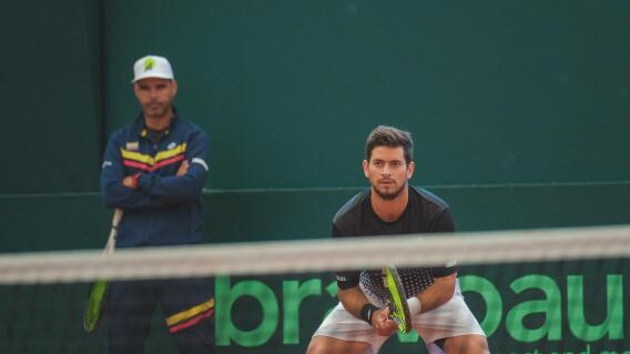 Nicolás Mejía y Alejandro Falla entrenando en la previa de la Copa Davis 2023.  Nicolás Mejía y Alejandro Falla entrenando en la previa de la Copa Davis 2023.