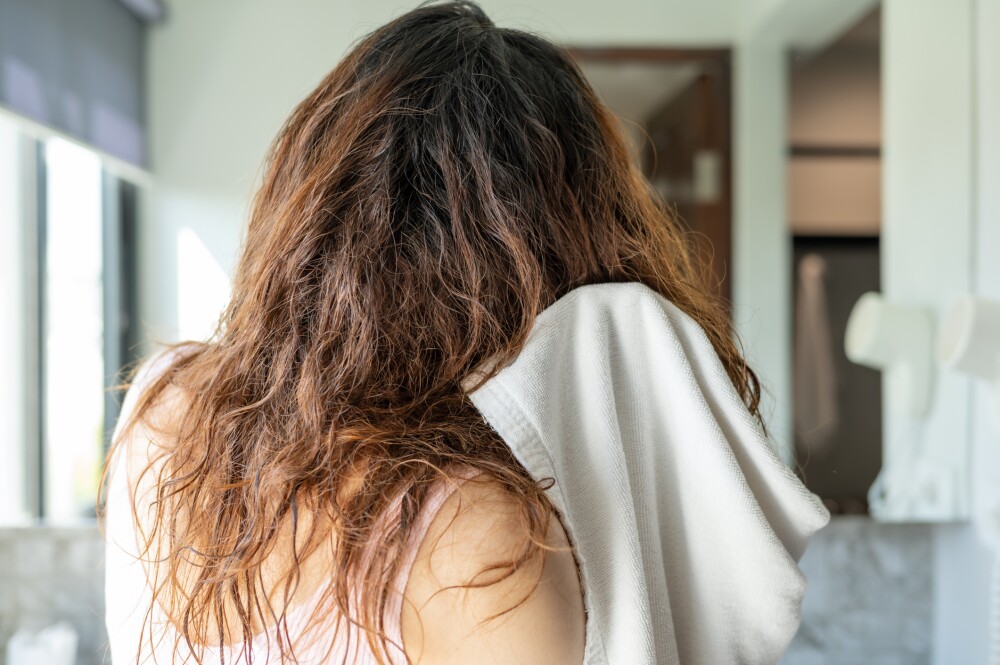 Dormir con el cabello mojado Dormir con el cabello mojado