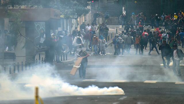 Casi 400 detenidos y 59 policías heridos han dejado manifestaciones en Ecuador Casi 400 detenidos y 59 policías heridos han dejado manifestaciones en Ecuador