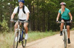 La práctica de ciclismo se ha convertido en una de las actividades preferidas por deportistas recreativos. La práctica de ciclismo se ha convertido en una de las actividades preferidas por deportistas recreativos.