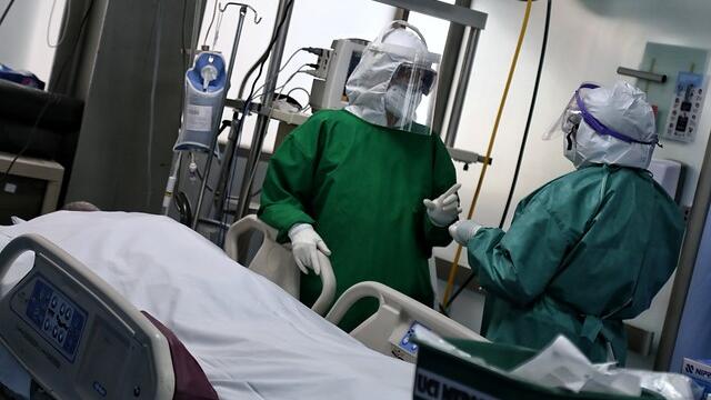 Aislamiento de personal de salud por COVID tiene a varios pacientes esperando por una UCI en Valle Aislamiento de personal de salud por COVID tiene a varios pacientes esperando por una UCI en Valle