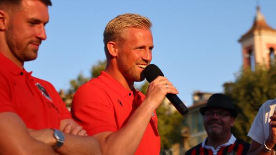 Kasper Schmeichel es nuevo arquero del Niza de Francia.