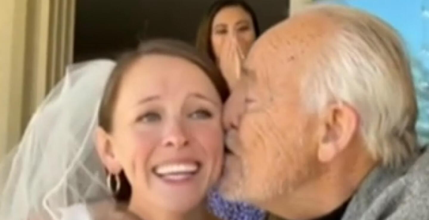 Padre con alzhéimer reconoció a su hija en el día de su boda: “Estás reluciente”