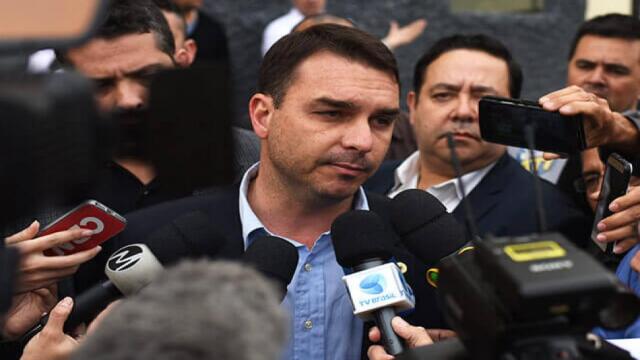 Detectan depósitos "sospechosos" en cuenta bancaria de hijo de Bolsonaro Detectan depósitos "sospechosos" en cuenta bancaria de hijo de Bolsonaro
