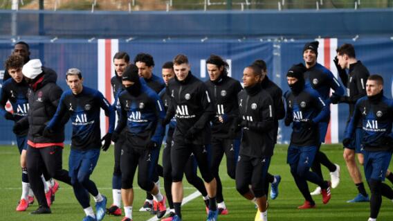 335166_psg_entrena_210420_afpe.jpg