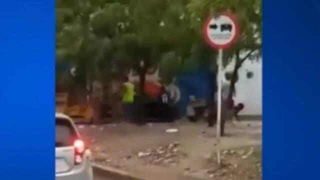 Saquearon camión de gaseosas en Atlántico, en medio de un aguacero Saquearon camión de gaseosas en Atlántico, en medio de un aguacero