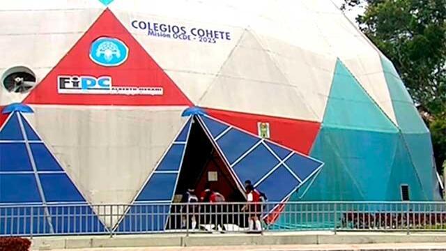 Colegios cohete ponen a volar imaginación de estudiantes y reducen así brechas sociales