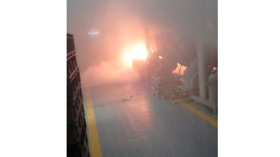 285832_Blu Radio / Un incendio en una empresa ubicada en la vía Cali-Yumbo deja una persona lesionada. Foto: Cortesía.