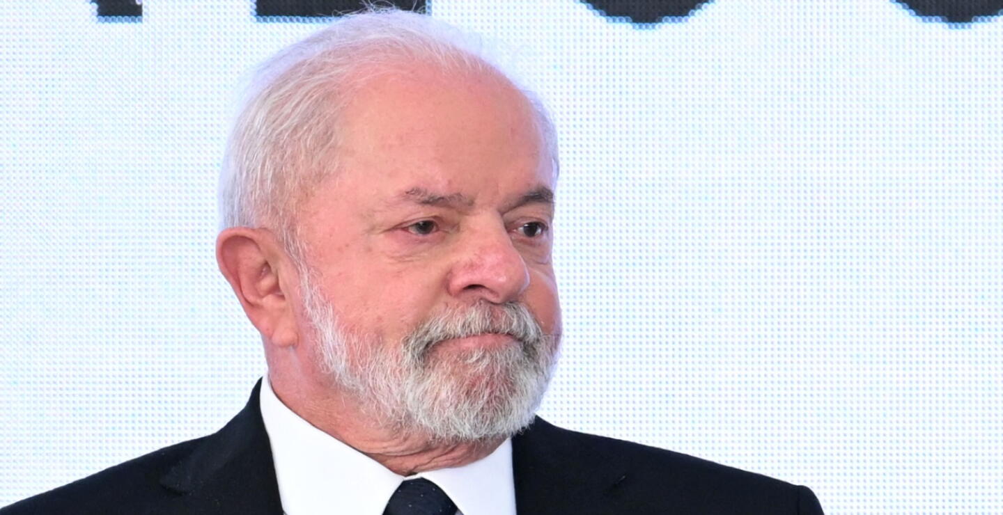 Lula da Silva postergó un día su viaje a China por una neumonía
