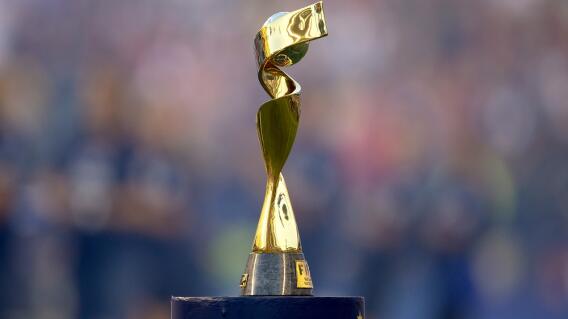353507_BLU Radio. Trofeo del Mundial de Fútbol femenino / Foto: AFP 353507_BLU Radio. Trofeo del Mundial de Fútbol femenino / Foto: AFP