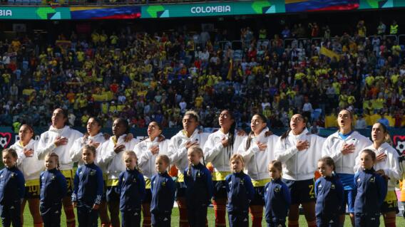 Jugadoras de la Selección Colombia femenina, en medio de los himnos en el Mundial Jugadoras de la Selección Colombia femenina, en medio de los himnos en el Mundial