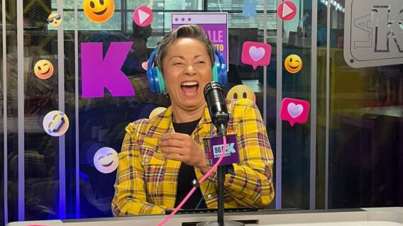 Aída Morales tuvo que trabajar como recepcionista de noche para pagarse su carrera de actuación