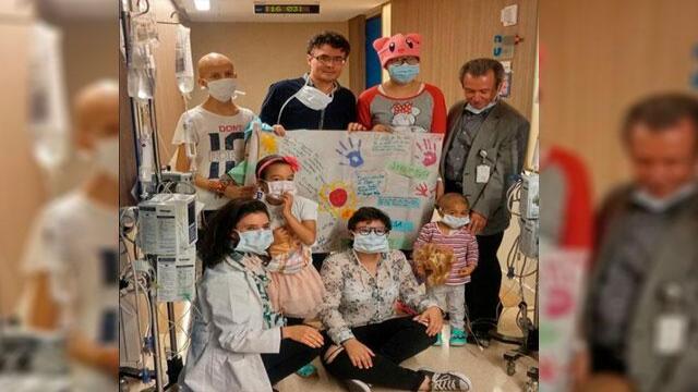 Conmovedora imagen: ministro de Salud comparte foto con sus “compañeros de lucha”