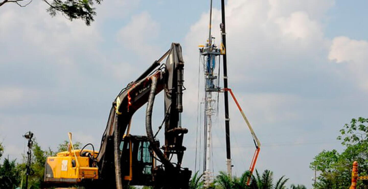 fracking-f.jpg