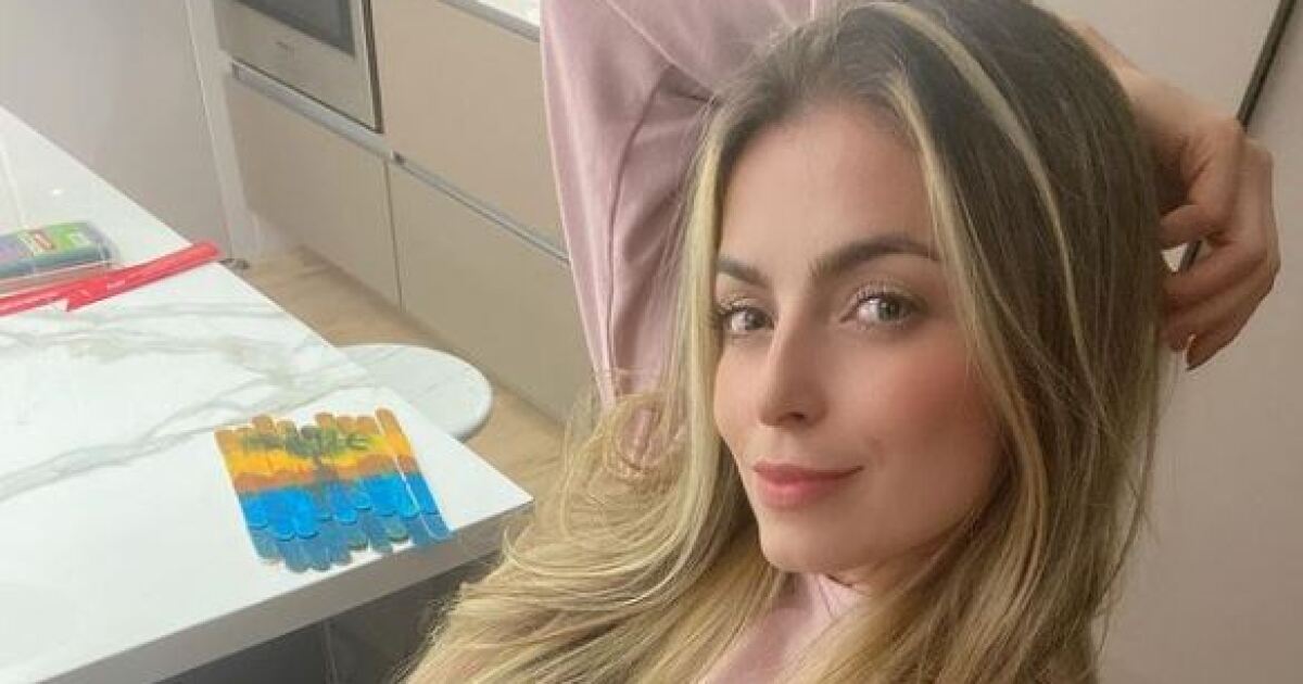 Parecen Cuatro Amigos Dicen A Cristina Hurtado Por Foto Con Su Familia En La Que Se Ve Muy Joven