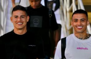 James Rodríguez y Kevin Castaño en la llegada de la Selección Colombia a Barranquilla.