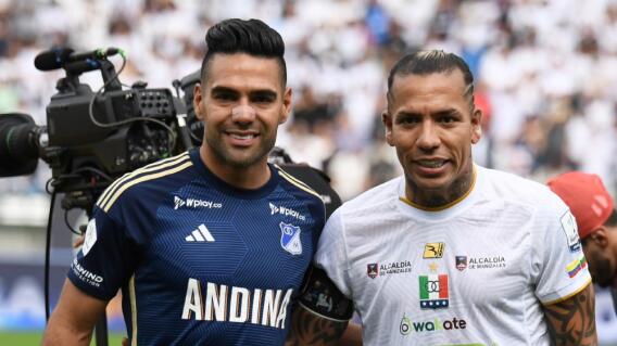 Falcao García, delantero de Millonarios, y Dayro Moreno, atacante de Once Caldas, en partido de Liga BetPlay Falcao García, delantero de Millonarios, y Dayro Moreno, atacante de Once Caldas, en partido de Liga BetPlay