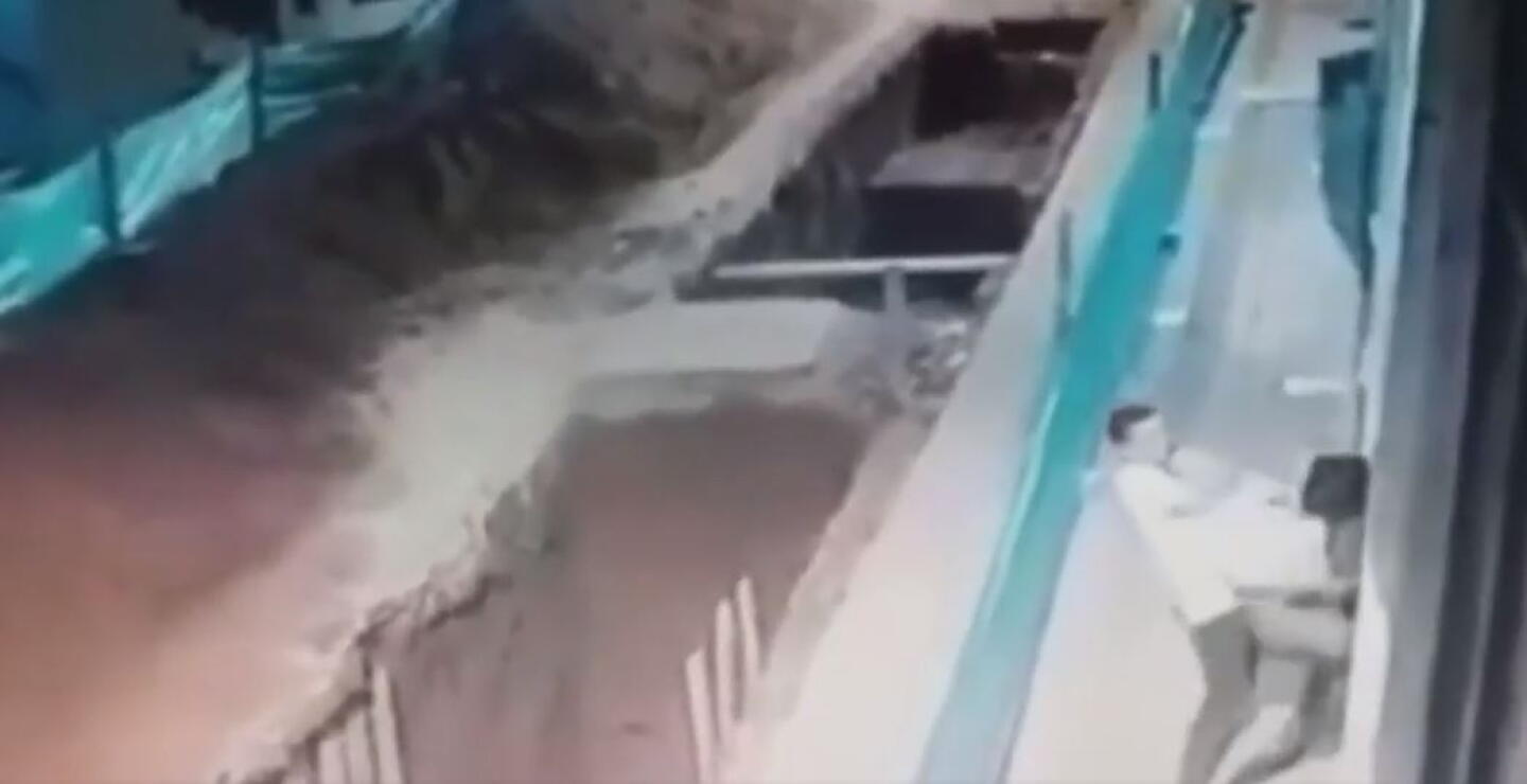 Ladrones robaron a un señor y después lo lanzaron a un hueco: todo quedó en video