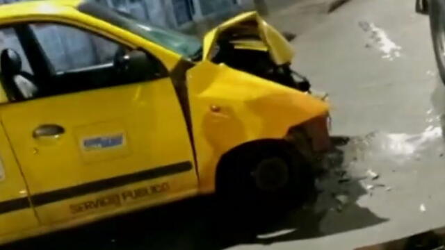 Taxista dejó tirado su carro tras chocar con un camión de basura