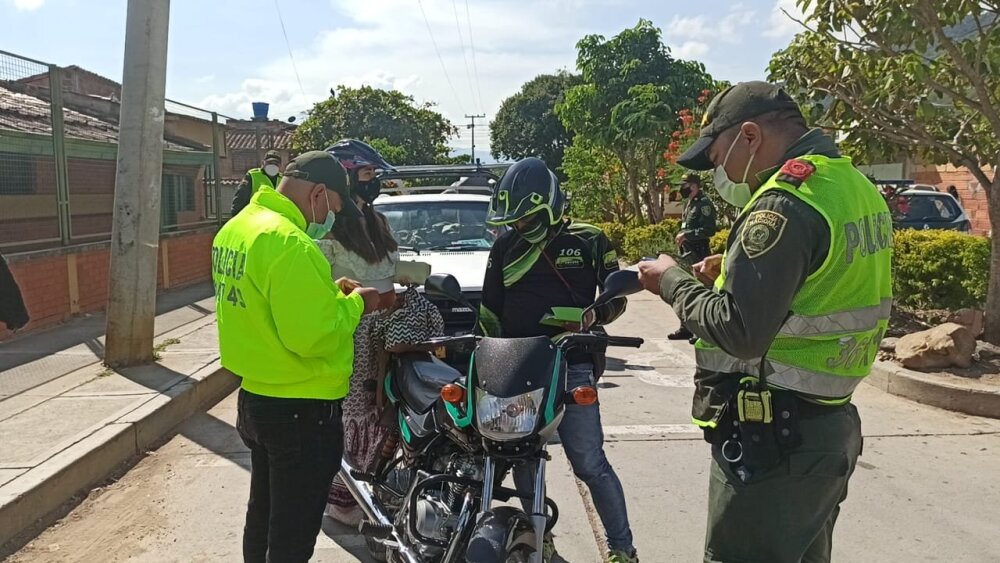 FOTO POLICIA BARBOSA.jpg